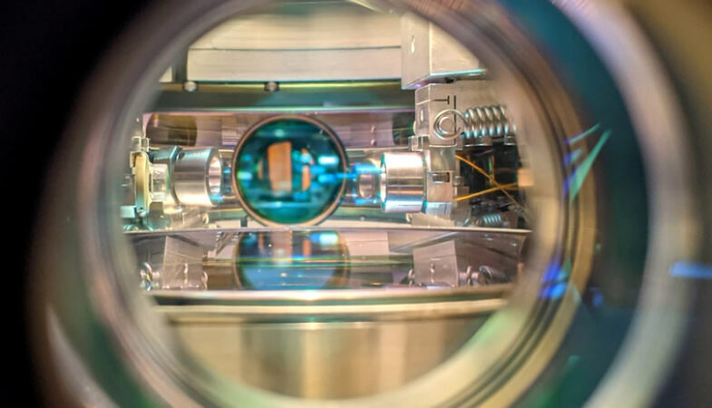 Científicos de Stanford buscan recrear el universo en un laboratorio