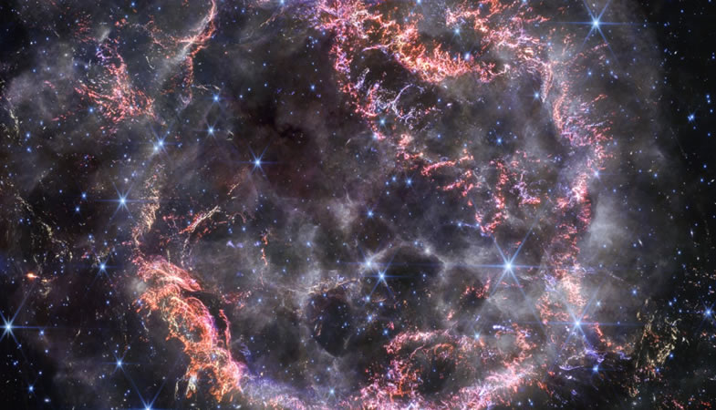 Telescopio James Webb capta la imagen más clara y detallada de la supernova Casiopea A