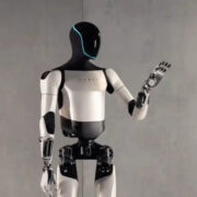 Tesla presenta 'Optimus Gen 2', la segunda generación de su robot humanoide